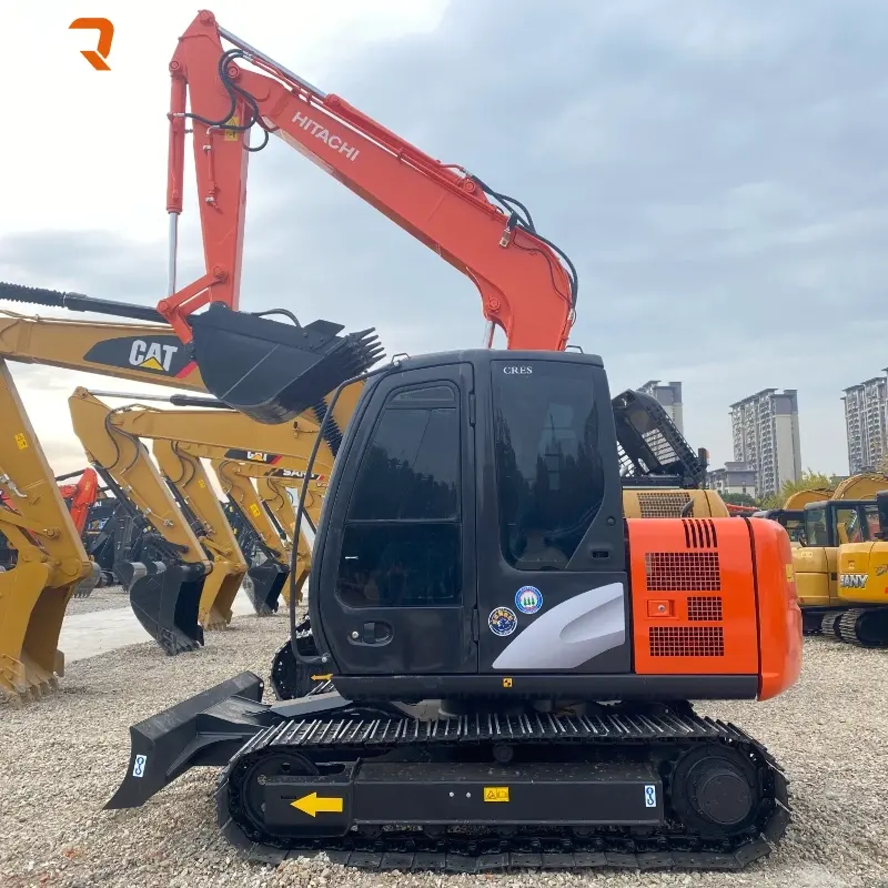 Compact Used Hitachi ZX70 Excavator Low Price Dig Sand Equipment